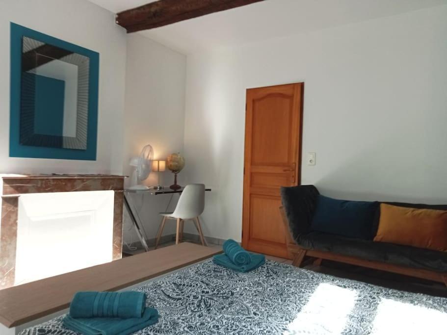 Perle Rare F1 De 43 M Quartier Historique. Apartman Moulins  Kültér fotó