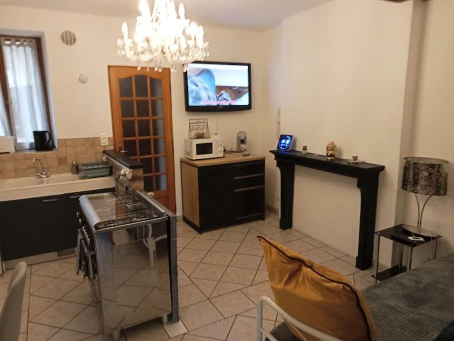 Perle Rare F1 De 43 M Quartier Historique. Apartman Moulins  Kültér fotó